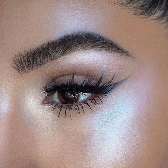 NYX Strobe of Gold Highlighters Palette - Picture 4 of 10